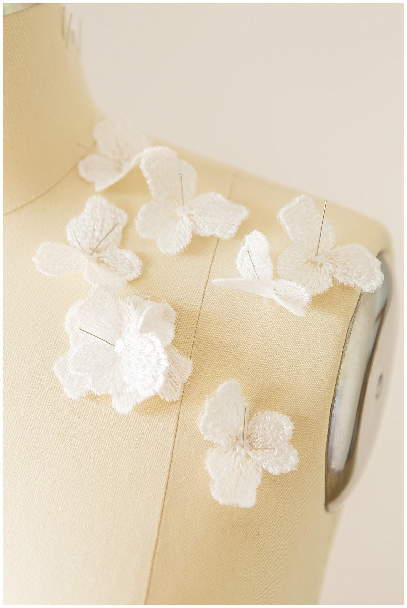 20pcs 3D flowers for sewing/ lace applique/ wedding dress lace applique/ bridal 3D applique// A17-112