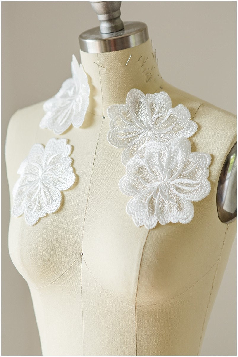 6pcs. 3D lace flowers for sewing on/ 3D flower lace applique/ wedding dress applique/ bridal applique// A17-121
