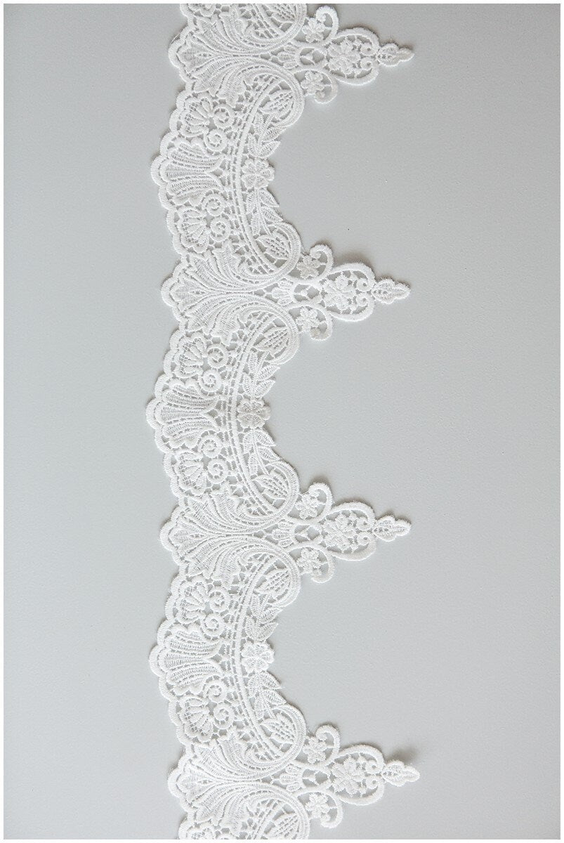 Royal look lace trim/ elegant bridal lace trim/ off-white lace trim/ wedding dress lace trim// T17-060