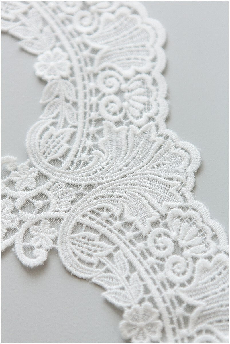 Royal look lace trim/ elegant bridal lace trim/ off-white lace trim/ wedding dress lace trim// T17-060