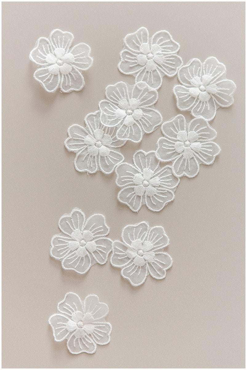 10pcs. lace flowers/ 3D flower sew on/ 3D flower applique/ wedding dress applique/ bridal 3D applique// A17-143-C