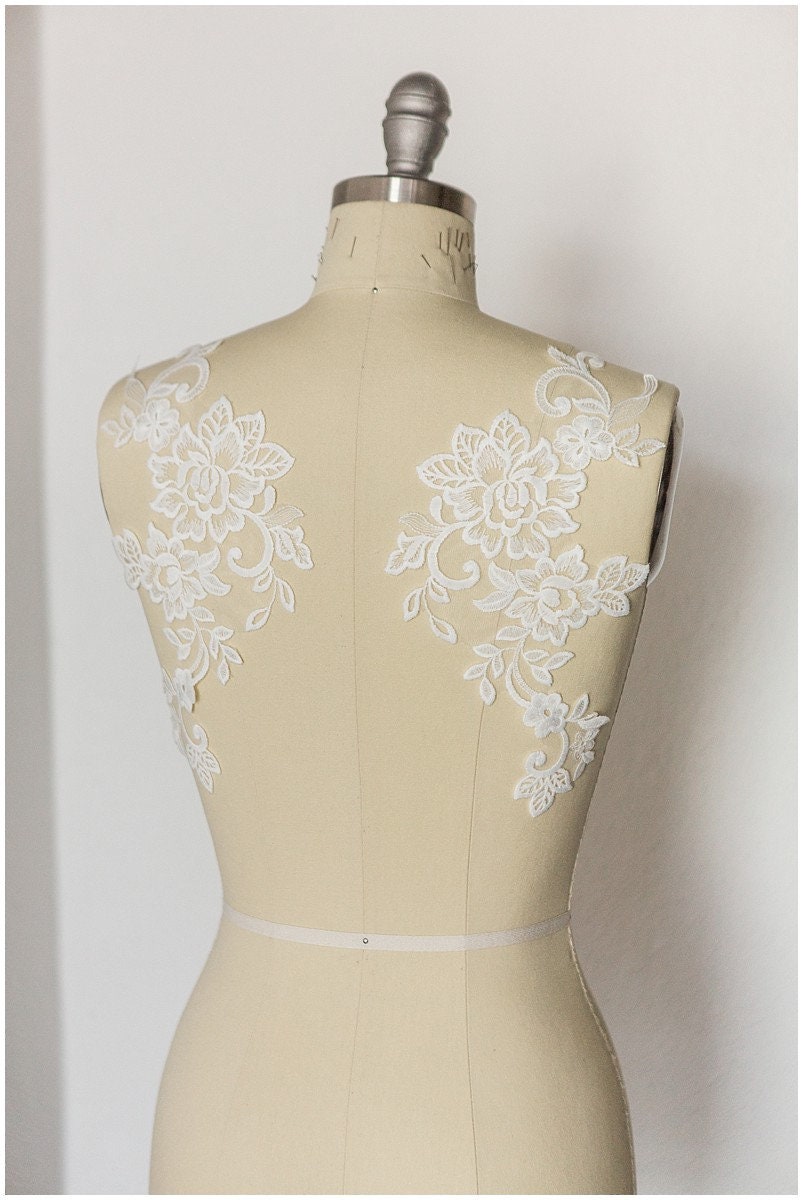 Baumwollblüten Applikation, Spitzenblumen Applikation, Spitzenblume, Blumen Applikation, Hochzeitskleid Spitzenapplikation, Spitzenblumen Applikation// A17-140C