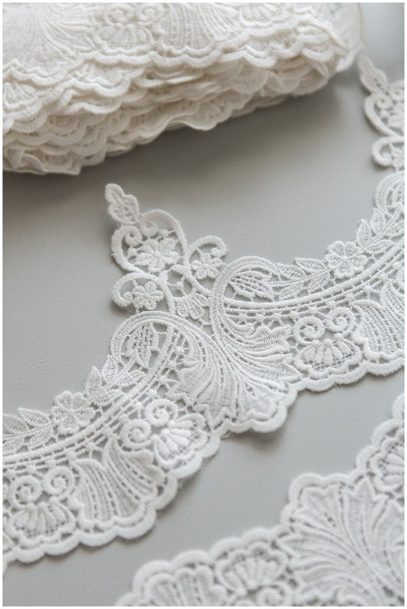 Royal look lace trim/ elegant bridal lace trim/ off-white lace trim/ wedding dress lace trim// T17-060