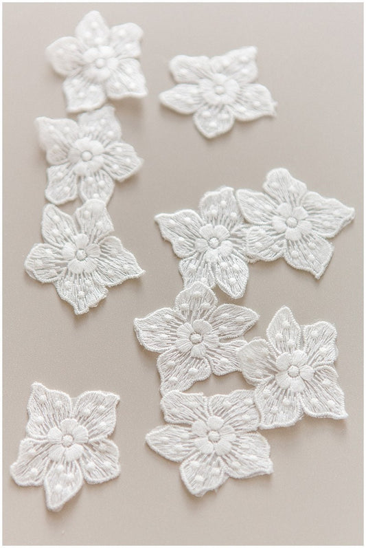 10 pièces. Fleurs de dentelle/ Patch fleurs 3D/ applique de dentelle 3D/ applique de dentelle de robe de mariée// A17-144