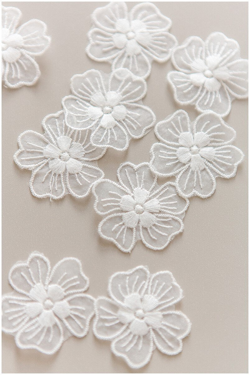 10pcs. lace flowers/ 3D flower sew on/ 3D flower applique/ wedding dress applique/ bridal 3D applique// A17-143-C