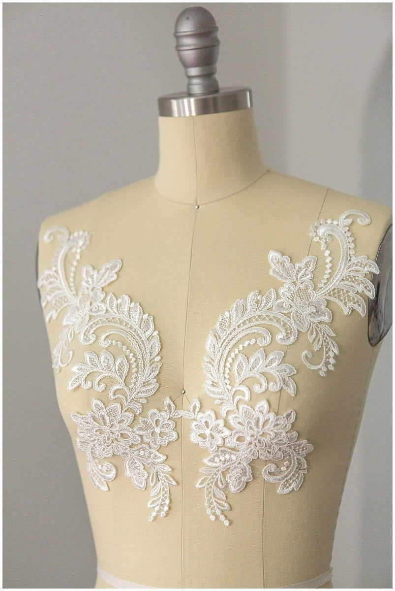 2pcs. mirrored lace flower applique/ ivory lace flower applique/ wedding dress applique// A17-001