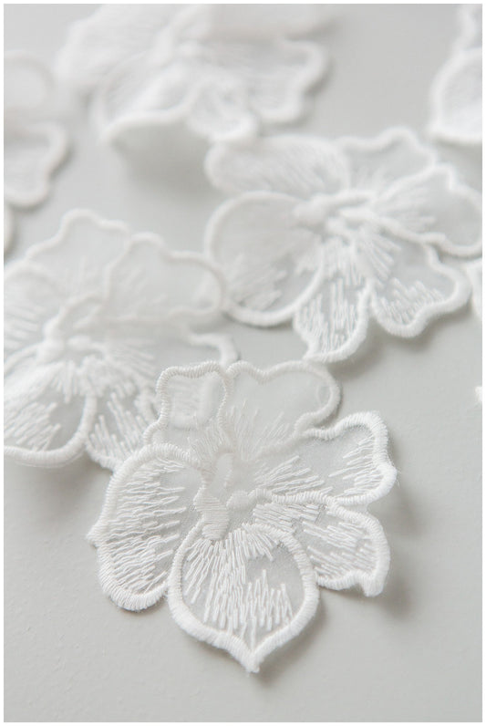 10Stk. 3D Spitzenblumen zum Aufnähen/ 3D Blume Spitzen Applikation/ Hochzeitskleid Spitzenapplikation/ Brautspitze// A17-160