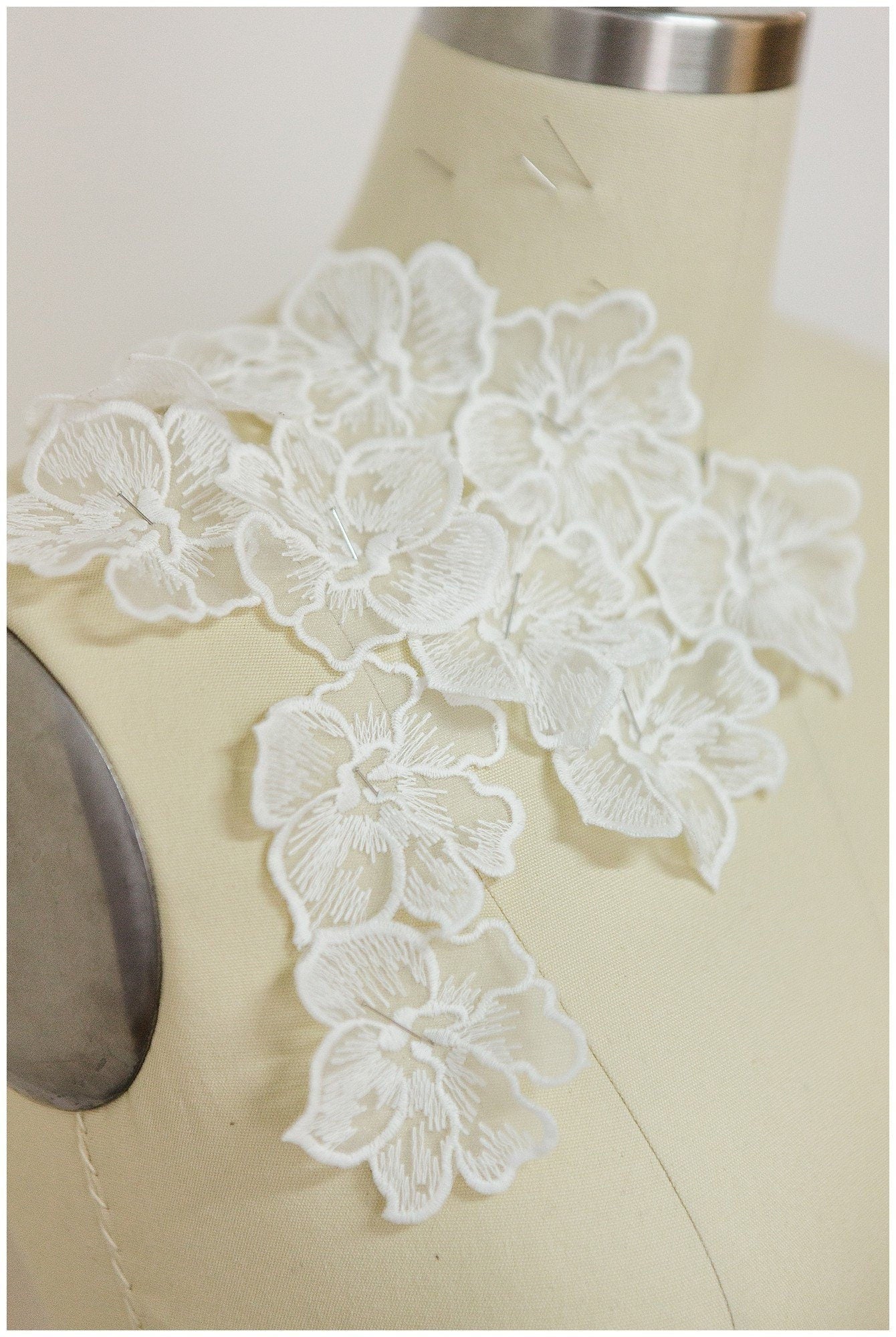 10pcs 3D lace flowers for sewing on/ 3D flower lace applique/ wedding dress lace applique/ bridal lace// A17-160