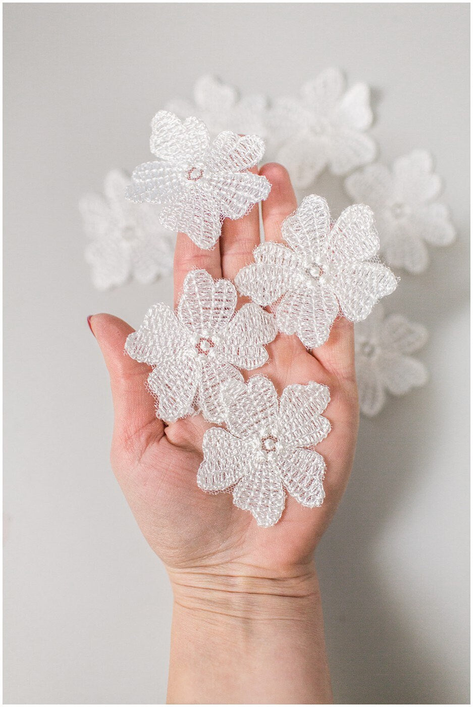 10Stk. 3D Blumen zum Aufnähen/ Off-White auf Blume/ 3D Spitzenblume/ Hochzeitskleid Spitzenapplikation/ Braut Applikation// A19-167