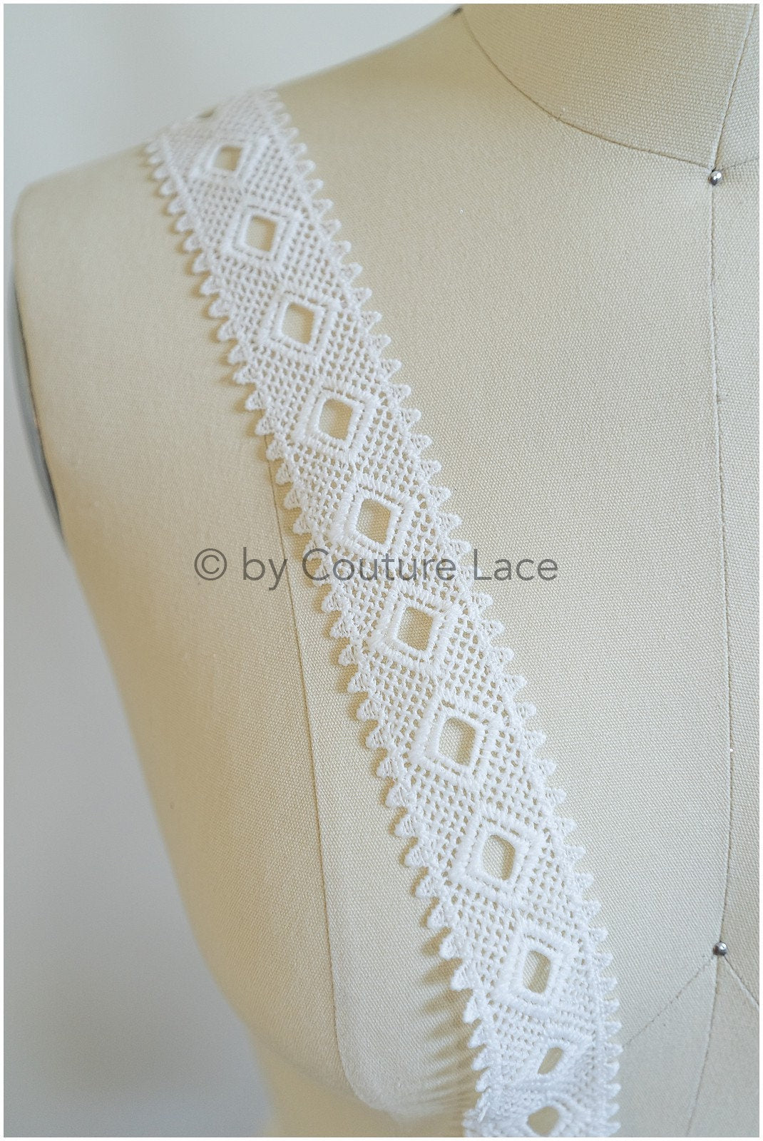 5yds crochet lace trim/ off-white boho trim/ boho lace trim/ bridal boho lace/ guipure lace trim// T20-100