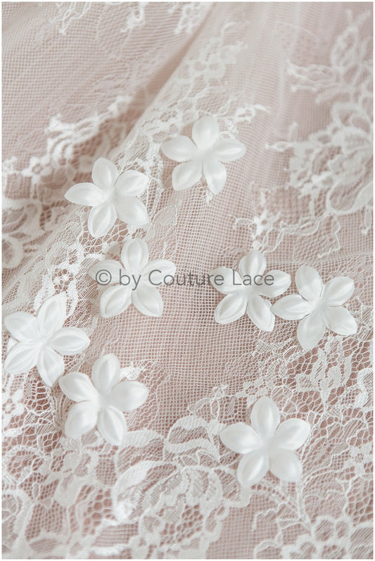 Fleurs à coudre 3D/ Pétales 3D/ Appliques de fleurs en satin de mariée/ Fleurs 3D pour robe de mariée// A24-397 (FL-003)