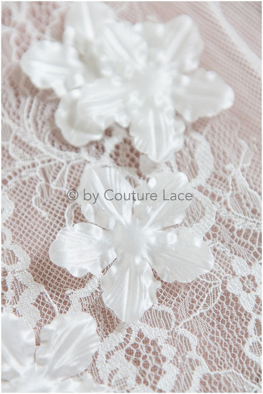 Fleurs 3D pour la couture/ Pétales 3D/ Appliques de fleurs en satin de mariée/ Fleurs 3D pour robe de mariée// A24-398 (FL-004)