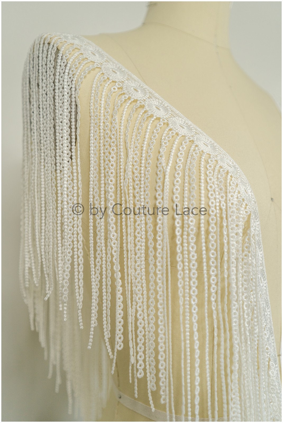 Fringed lace trim off-white/ Boho lace trim/ Crocheted lace trim/ Guipure lace// T21-140