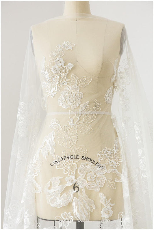 Blumen Spitzenstoff Off-White/ sehr weicher Hochzeit Spitzenstoff/ florale Brautspitze// L17-080