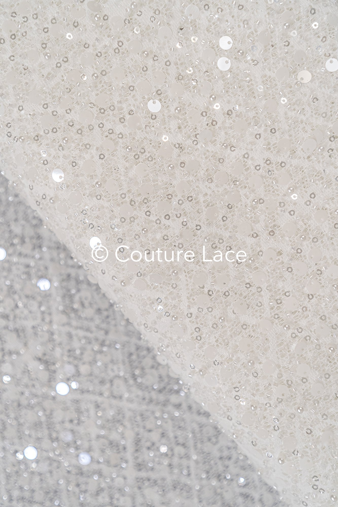 Perlenbestickte Brautspitze auf feiner französischer Spitze/ Hochwertige Perlen Brautspitze // L25-672