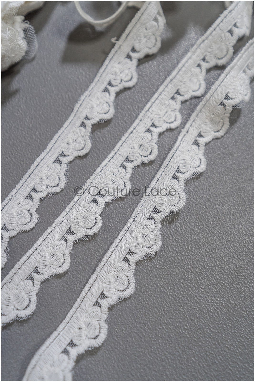 Brautspitze Borte Weiß/ Spitzenborte off-white / Braut Borte/ Spitzenborte für Brautkleid// T24-157