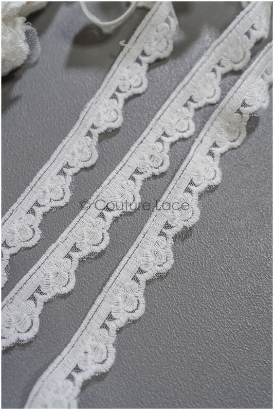 Brautspitze Borte Weiß/ Spitzenborte off-white / Braut Borte/ Spitzenborte für Brautkleid// T24-157