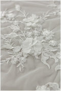 Perlen Spitzenstoff mit 3D-Blumen Off-White/ Couture Spitzenstoff/ Braut Spitzenstoff/ Perlen Spitze// L23-171A