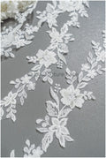 Brautspitze Borte mit Perlen & Pailletten/ Spitzenborte off-white / Braut Borte/ Spitzenborte für Brautkleid// T24-224