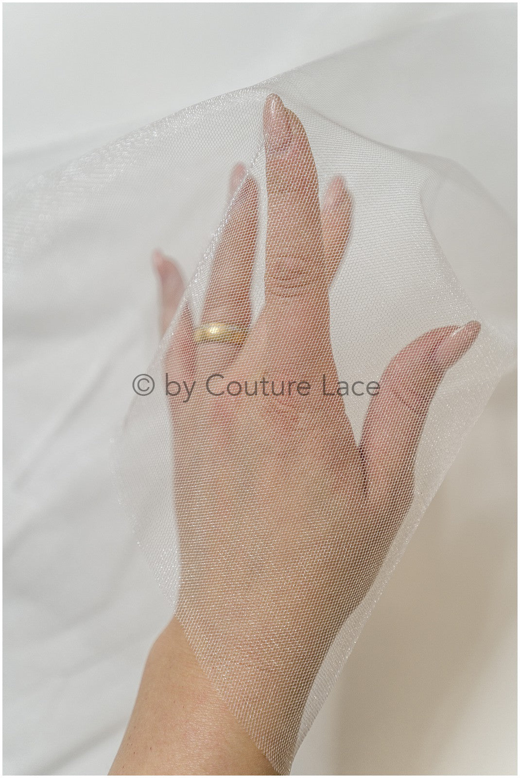 Rollo de 27,4 metros / 30 yardas - Tul suave extra ligero – blanco puro / brillante – 160 cm de ancho // R-160-27-BALLEN
