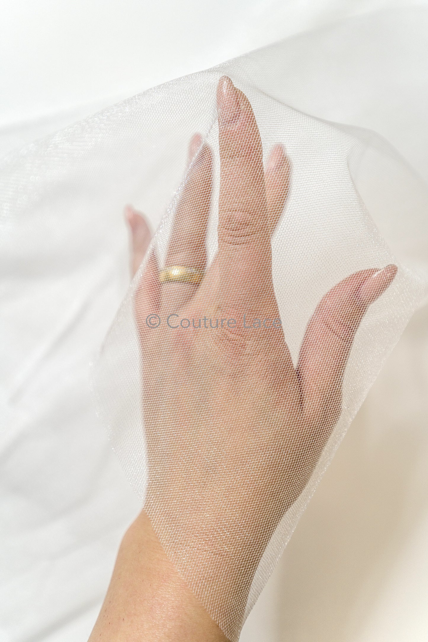 Superweicher Soft-Tüll - rein-weiß/ glänzend - 160cm breit // R-160-27