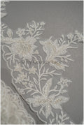 Brautspitze Borte mit Perlen & Pailletten/ Spitzenborte off-white / Braut Borte/ Spitzenborte für Brautkleid// T24-120