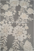 Brautspitze Borte mit Perlen & Pailletten/ Spitzenborte off-white / Braut Borte/ Spitzenborte für Brautkleid// T24-121