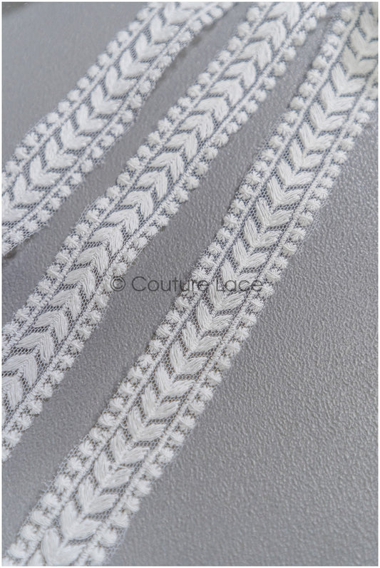 Brautspitze Borte Weiß/ Spitzenborte off-white / Braut Borte/ Spitzenborte für Brautkleid// T24-155Brautspitze Borte Weiß/ Spitzenborte off-white / Braut Borte/ Spitzenborte für Brautkleid// T24-155