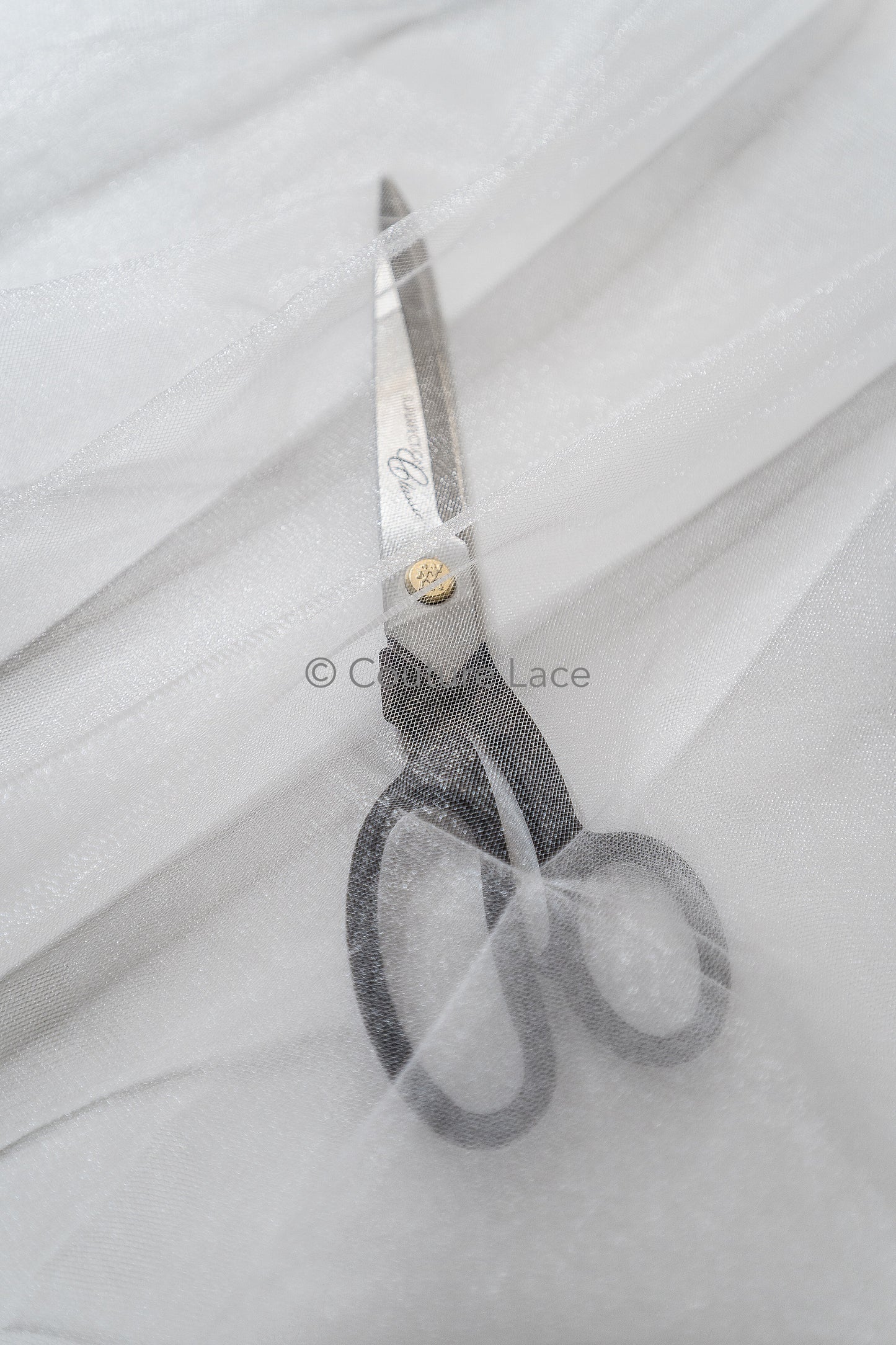 Superweicher Soft-Tüll - rein-weiß/ glänzend - 160cm breit // R-160-27