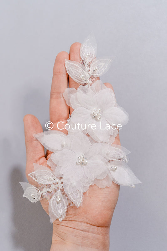 3D-Blumen Perlen-Applikationen für Brautkleider/ Brautkleidspitze Perlen Motive // A25-482