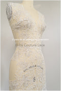 Brautspitze Borte mit Perlen & Pailletten/ Spitzenborte off-white / Braut Borte/ Spitzenborte für Brautkleid// T24-118