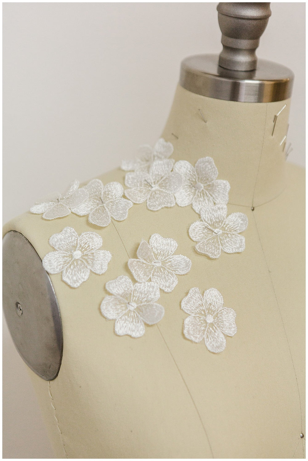 20pcs. 3D lace flowers for sewing/ 3D flower lace applique/ wedding dress lace applique/ bridal lace// A17-163R