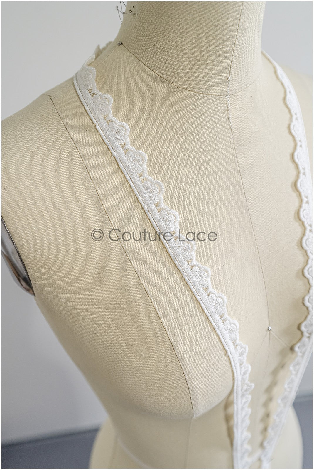 Brautspitze Borte Weiß/ Spitzenborte off-white / Braut Borte/ Spitzenborte für Brautkleid// T24-157