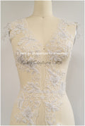 Brautspitze Borte mit Perlen & Pailletten/ Spitzenborte off-white / Braut Borte/ Spitzenborte für Brautkleid// T24-120