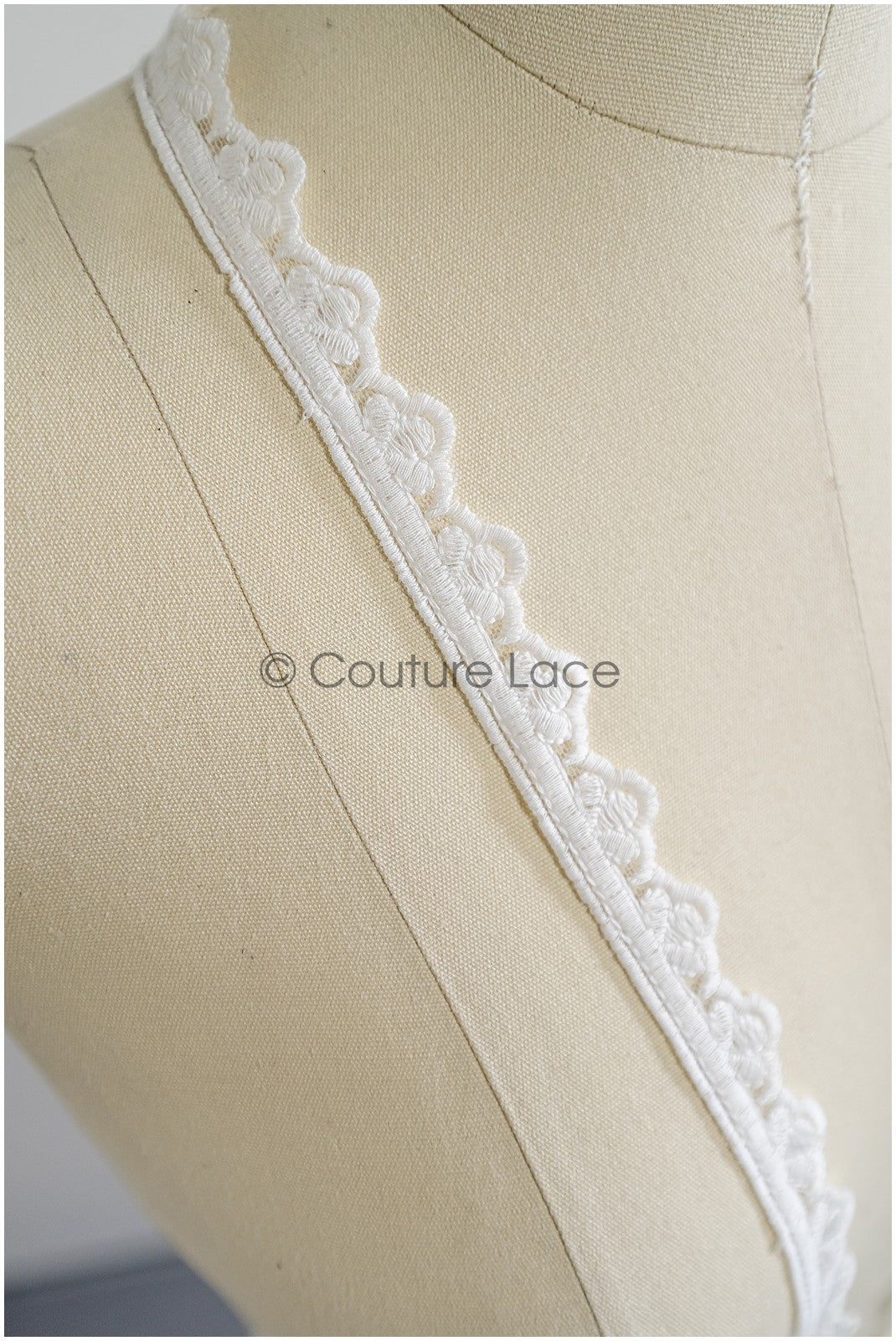 Brautspitze Borte Weiß/ Spitzenborte off-white / Braut Borte/ Spitzenborte für Brautkleid// T24-157