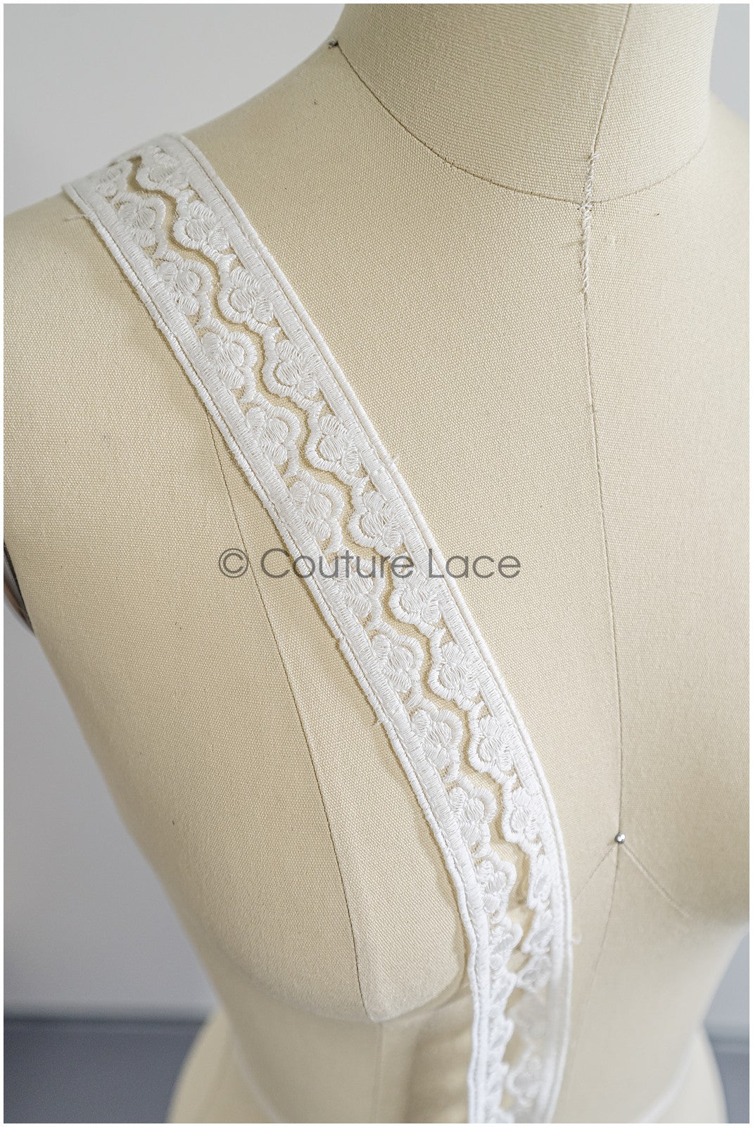 Brautspitze Borte Weiß/ Spitzenborte off-white / Braut Borte/ Spitzenborte für Brautkleid// T24-157