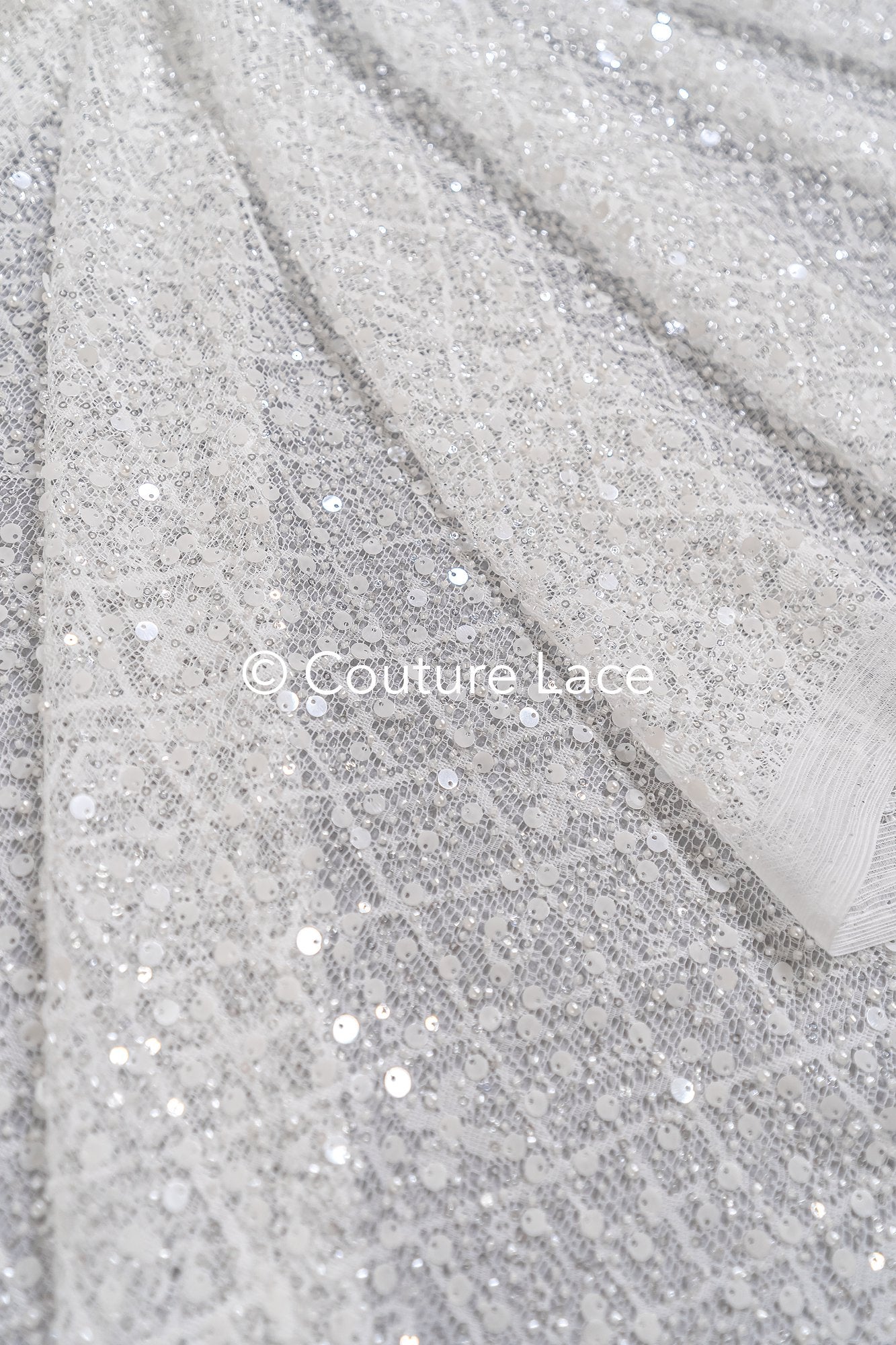 Perlenbestickte Brautspitze auf feiner französischer Spitze/ Hochwertige Perlen Brautspitze // L25-672