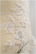 Brautspitze Borte mit Perlen & Pailletten/ Spitzenborte off-white / Braut Borte/ Spitzenborte für Brautkleid// T24-120