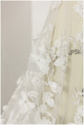 Perlen Spitzenstoff mit 3D-Blumen Off-White/ Couture Spitzenstoff/ Braut Spitzenstoff/ Perlen Spitze// L23-171A