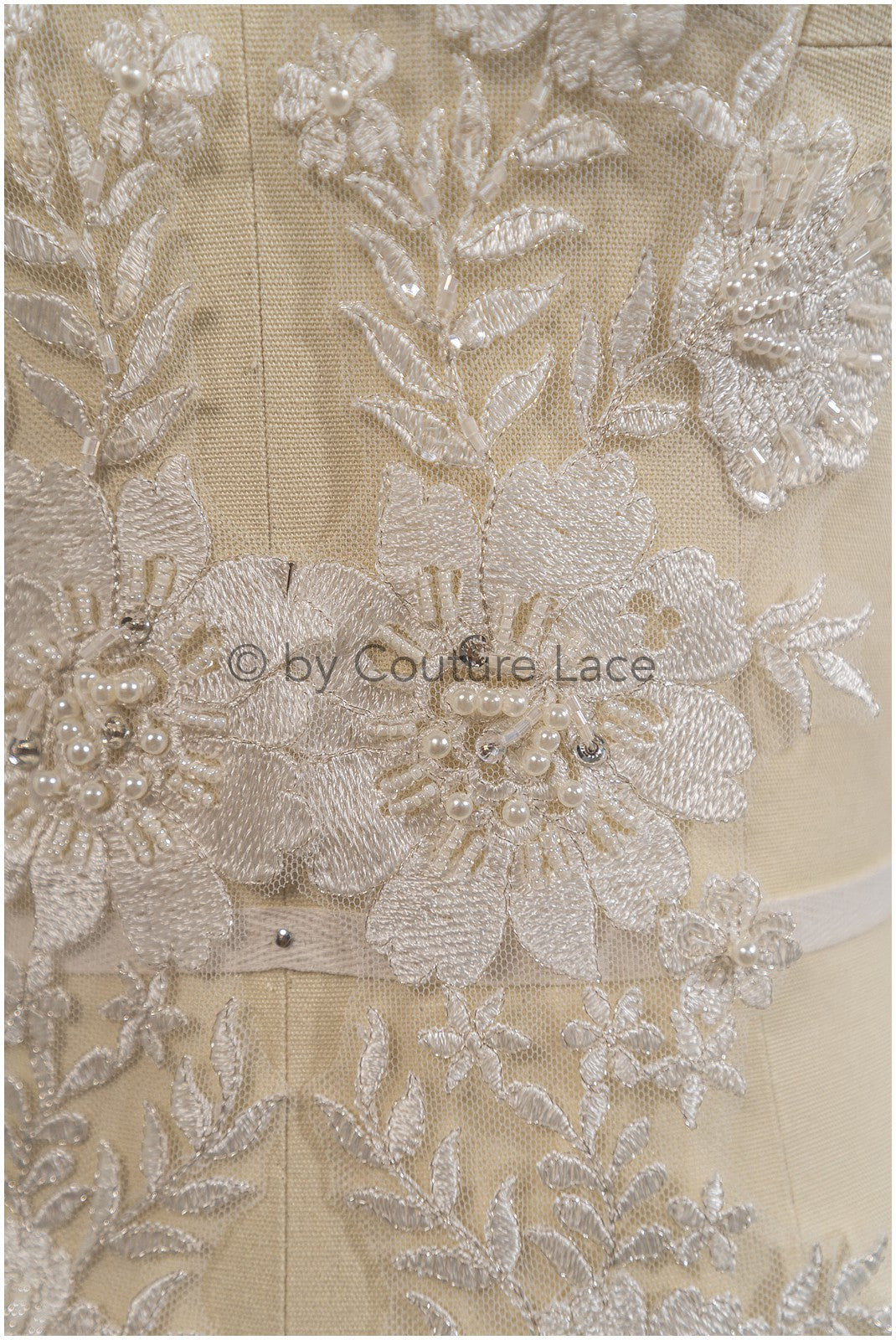 Brautspitze Borte mit Perlen & Pailletten/ Spitzenborte off-white / Braut Borte/ Spitzenborte für Brautkleid// T24-121