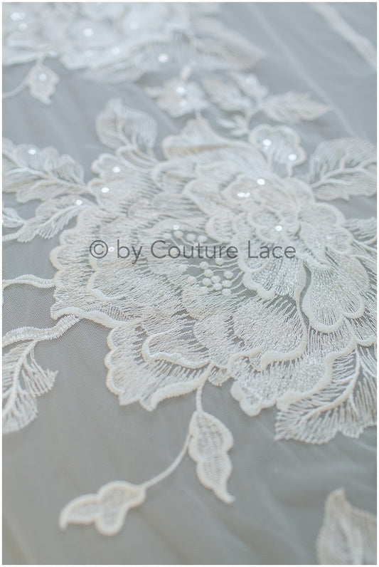 Französische Spitze für das Brautkleid, Floral gemusterte Spitze, Spitzenstoff für die Braut, Französischer Spitzenstoff für die Braut, Bestickter Chantilly-Spitzenstoff// L19-270