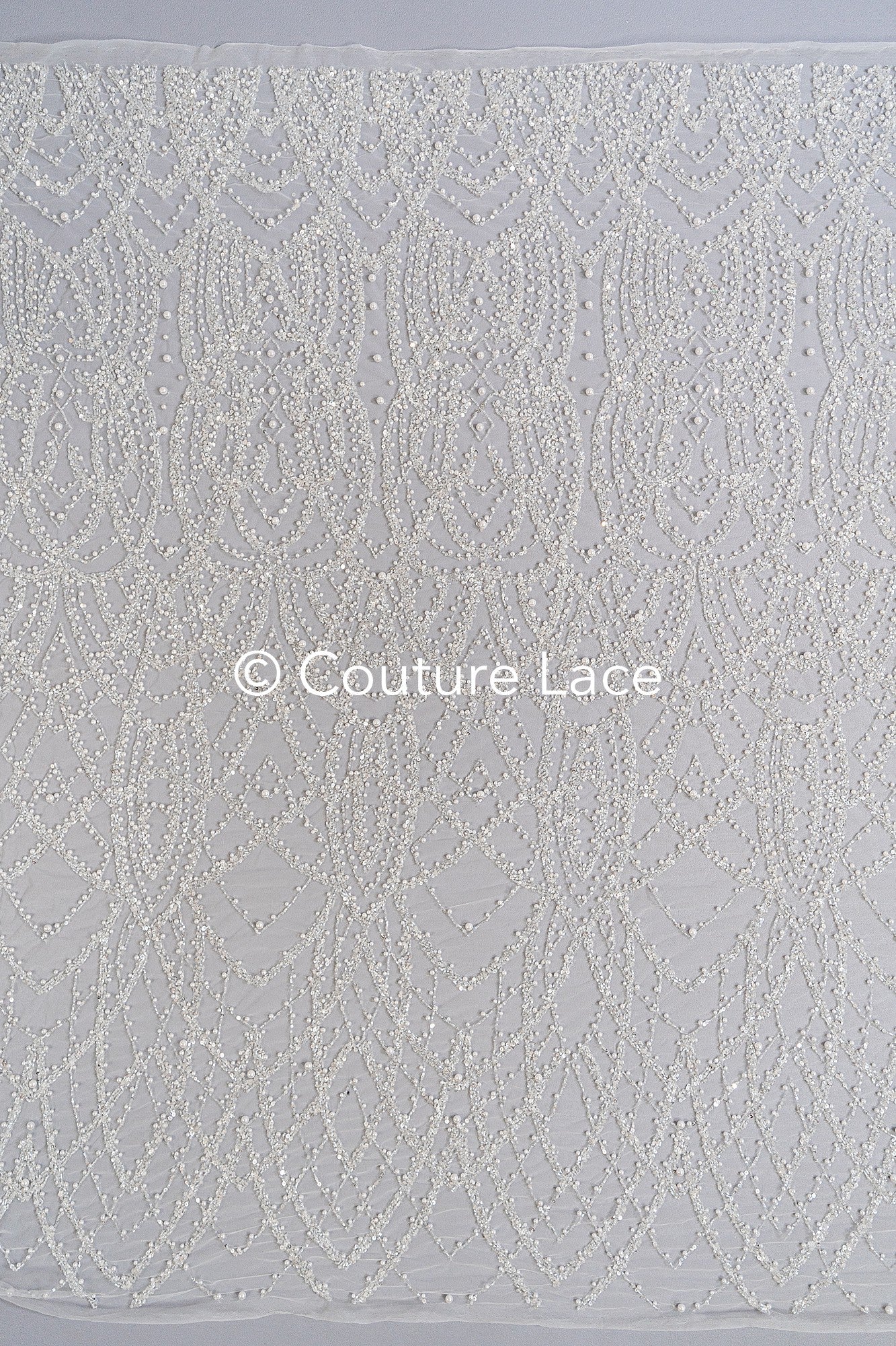 Schwere luxuriöse Perlenstickerei/ Brautspitze mit symmetrischen Muster // L26-527B