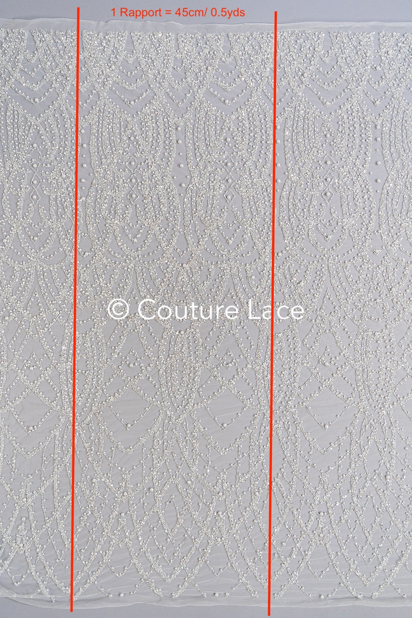 Schwere luxuriöse Perlenstickerei/ Brautspitze mit symmetrischen Muster // L26-527B