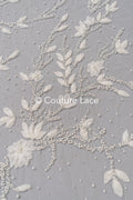 Handbestickte 3D-Blumen Braut Spitze Stoff Off-White - Couture Braut Spitze mit Perlen, Straß und 3D blüten// L25-855