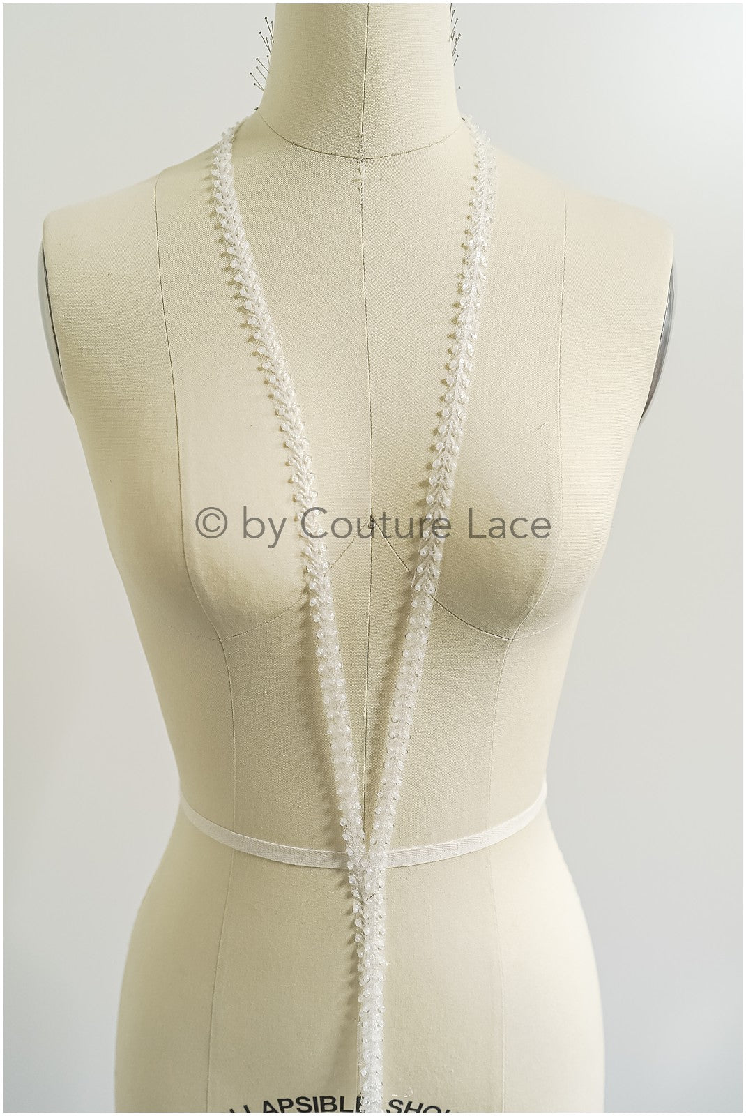 Brautspitze Borte mit Perlen & Pailletten/ Spitzenborte off-white / Braut Borte/ Spitzenborte für Brautkleid// T24-229