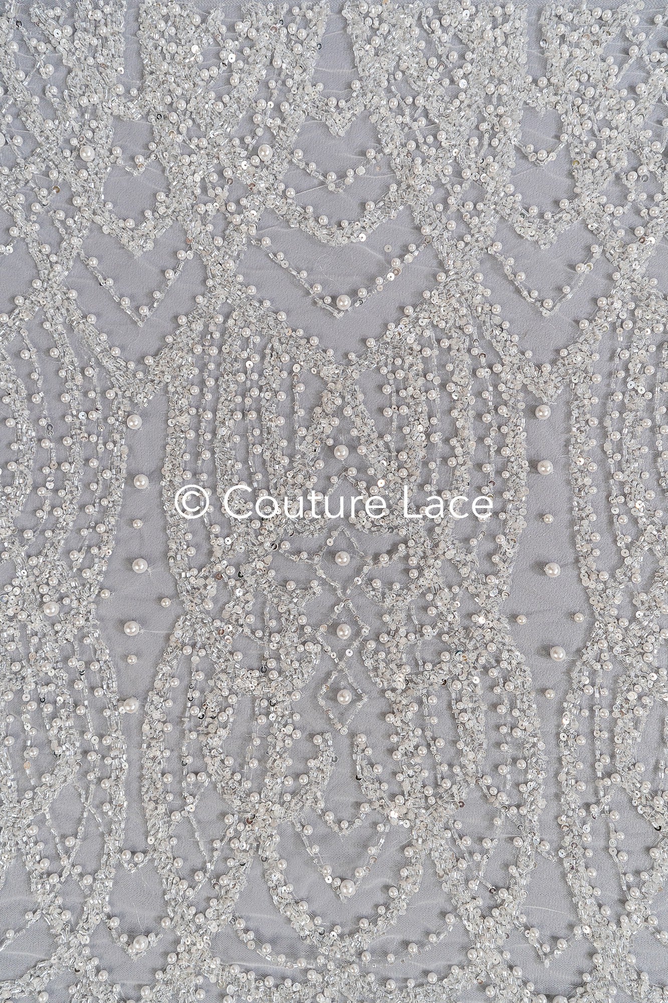 Schwere luxuriöse Perlenstickerei/ Brautspitze mit symmetrischen Muster // L26-527B