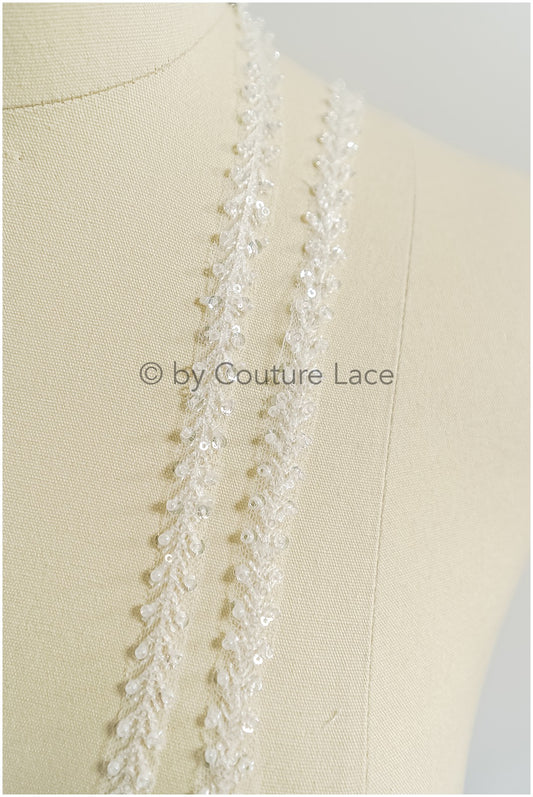 Brautspitze Borte mit Perlen & Pailletten/ Spitzenborte off-white / Braut Borte/ Spitzenborte für Brautkleid// T24-229