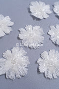 3D-Blumen zum Aufnähen/ 3D-Blüten mit Perlen & Pailletten zum Aufnähen/ off-white Braut-Blumen für Hochzeitskleid// A24-033 (1 Pck = 10 Stk)