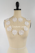 3D-Blumen zum Aufnähen/ 3D-Blüten mit Perlen & Pailletten zum Aufnähen/ off-white Braut-Blumen für Hochzeitskleid// A24-033 (1 Pck = 10 Stk)