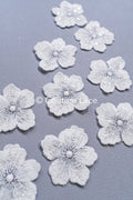3D-Blumen zum Aufnähen/ 3D-Blüten mit Perlen & Pailletten zum Aufnähen/ off-white Braut-Blumen für Hochzeitskleid// A24-051 (1 Pck = 10 Stk)